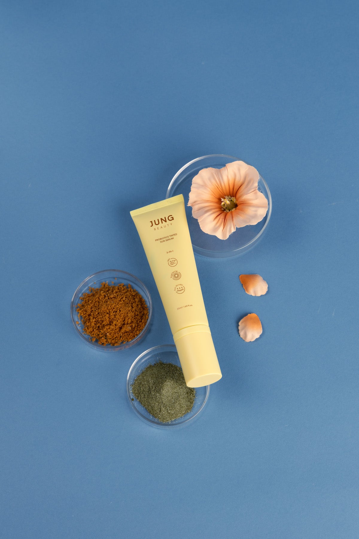 [ELLE] KEEP YOUR FOUNDATION ON IN THE HEAT WITH THESE MAKEUP ARTIST-APPROVED TIPS AND BEAUTY PRODUCTS
