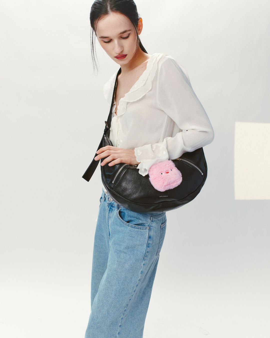 SAMO ONDOH Apple Sling Bag (NEW)